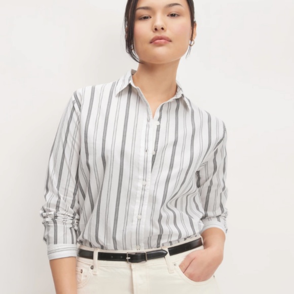 Everlane Must-Have Button-Down Shirt in Silky Cotton - Picture 1 of 4